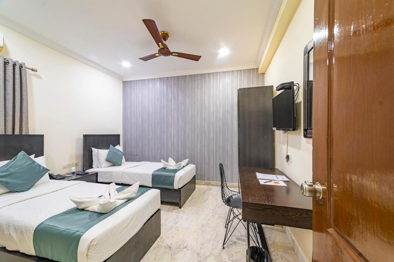 Hotel Athome , Whitefields, Kondapur Hyderabad Exterior foto