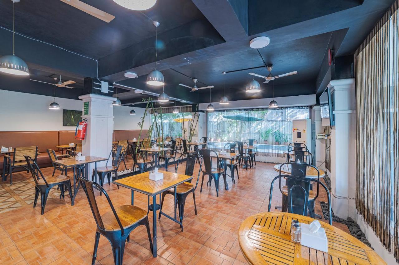 Hotel Athome , Whitefields, Kondapur Hyderabad Exterior foto