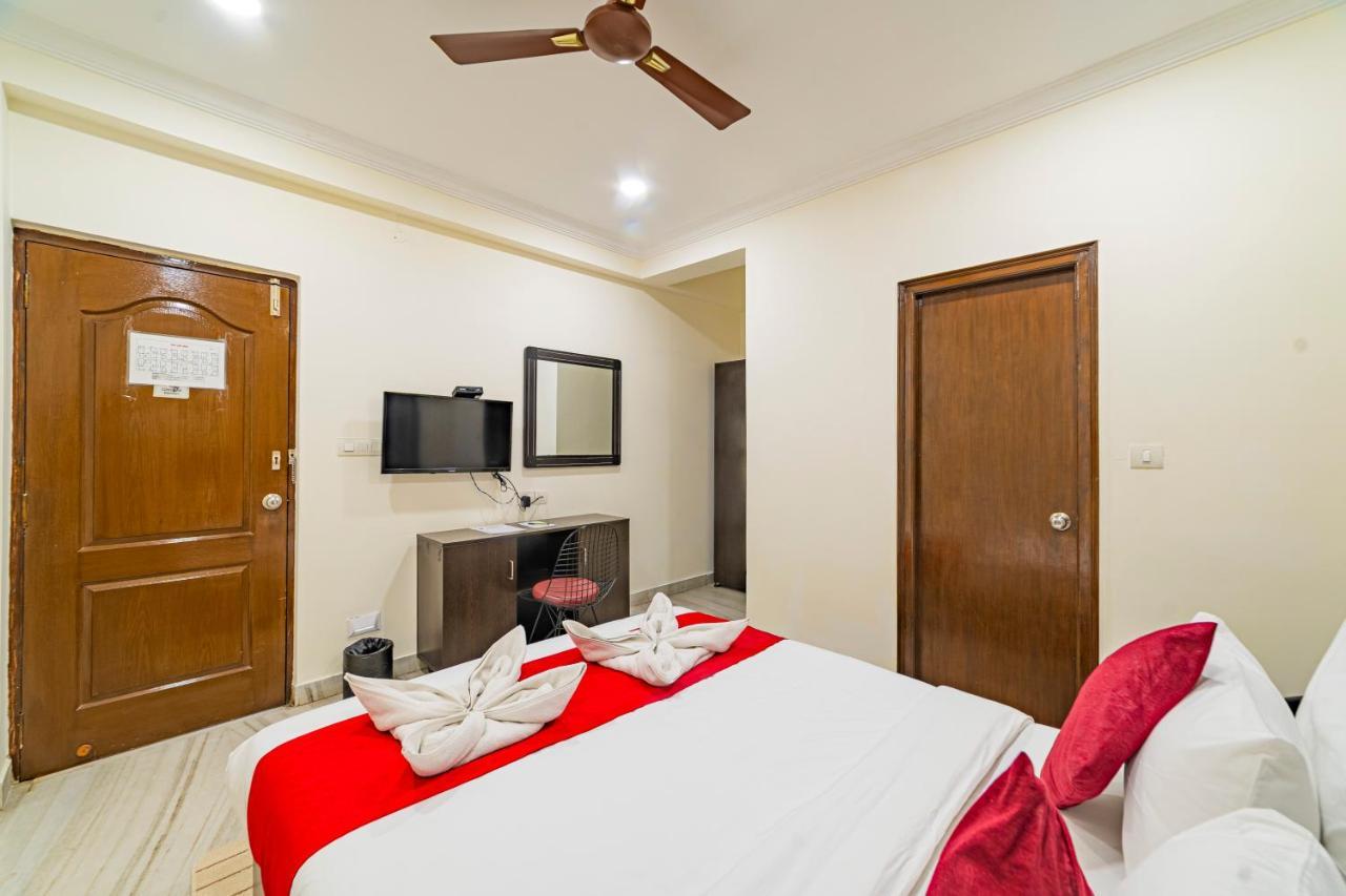 Hotel Athome , Whitefields, Kondapur Hyderabad Exterior foto