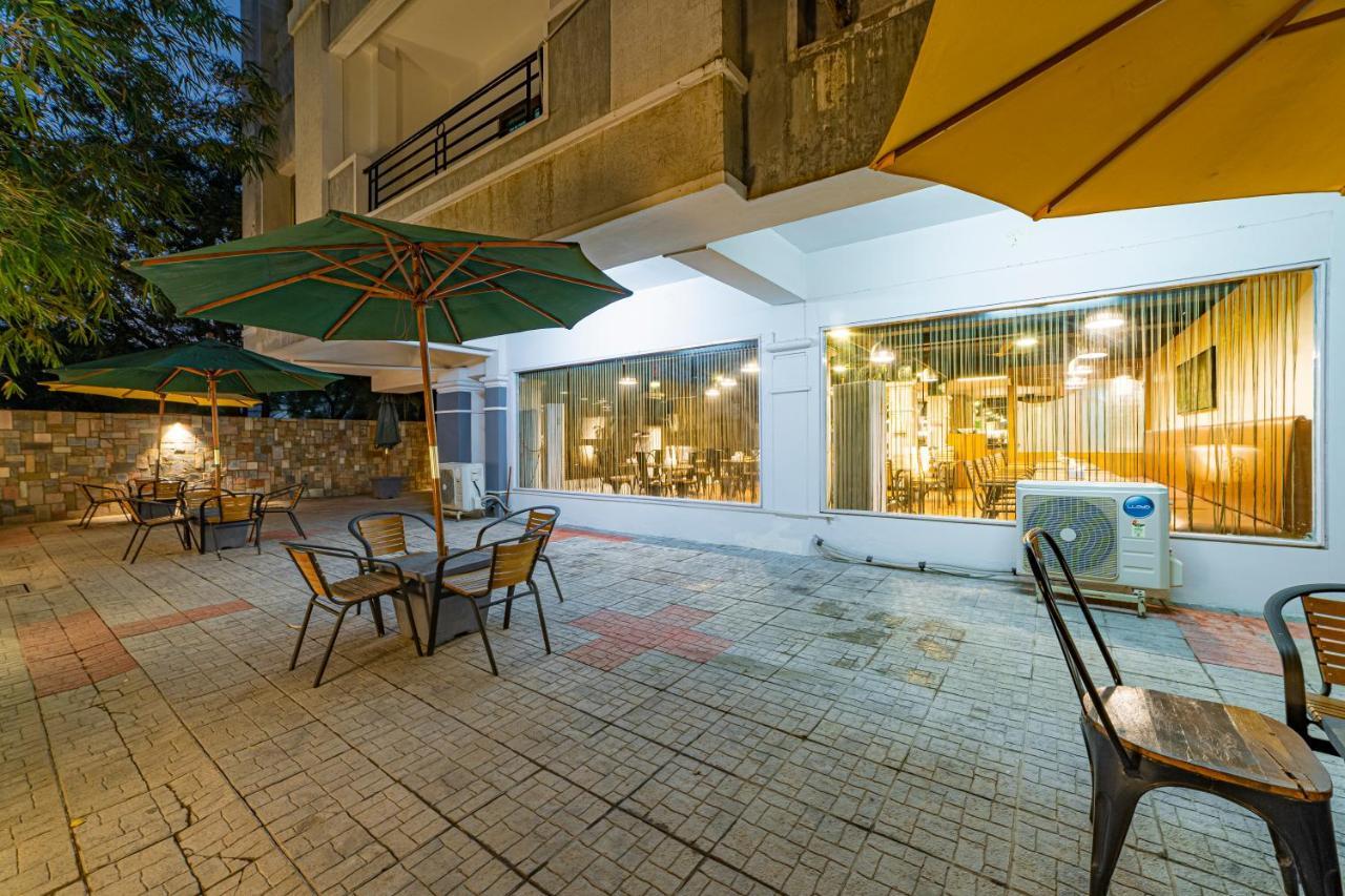 Hotel Athome , Whitefields, Kondapur Hyderabad Exterior foto