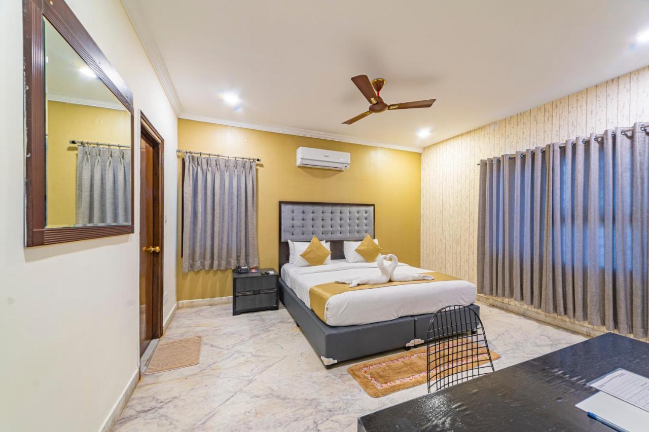 Hotel Athome , Whitefields, Kondapur Hyderabad Exterior foto