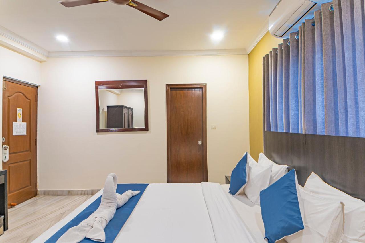 Hotel Athome , Whitefields, Kondapur Hyderabad Exterior foto